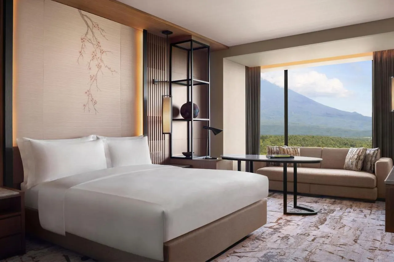 Hotel Higashiyama Niseko Village, A Ritz-Carlton Reserve