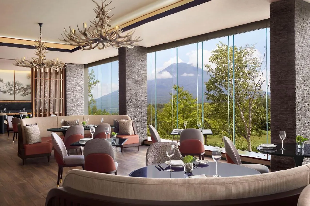 Higashiyama Niseko Village, A Ritz-Carlton Reserve 5*,