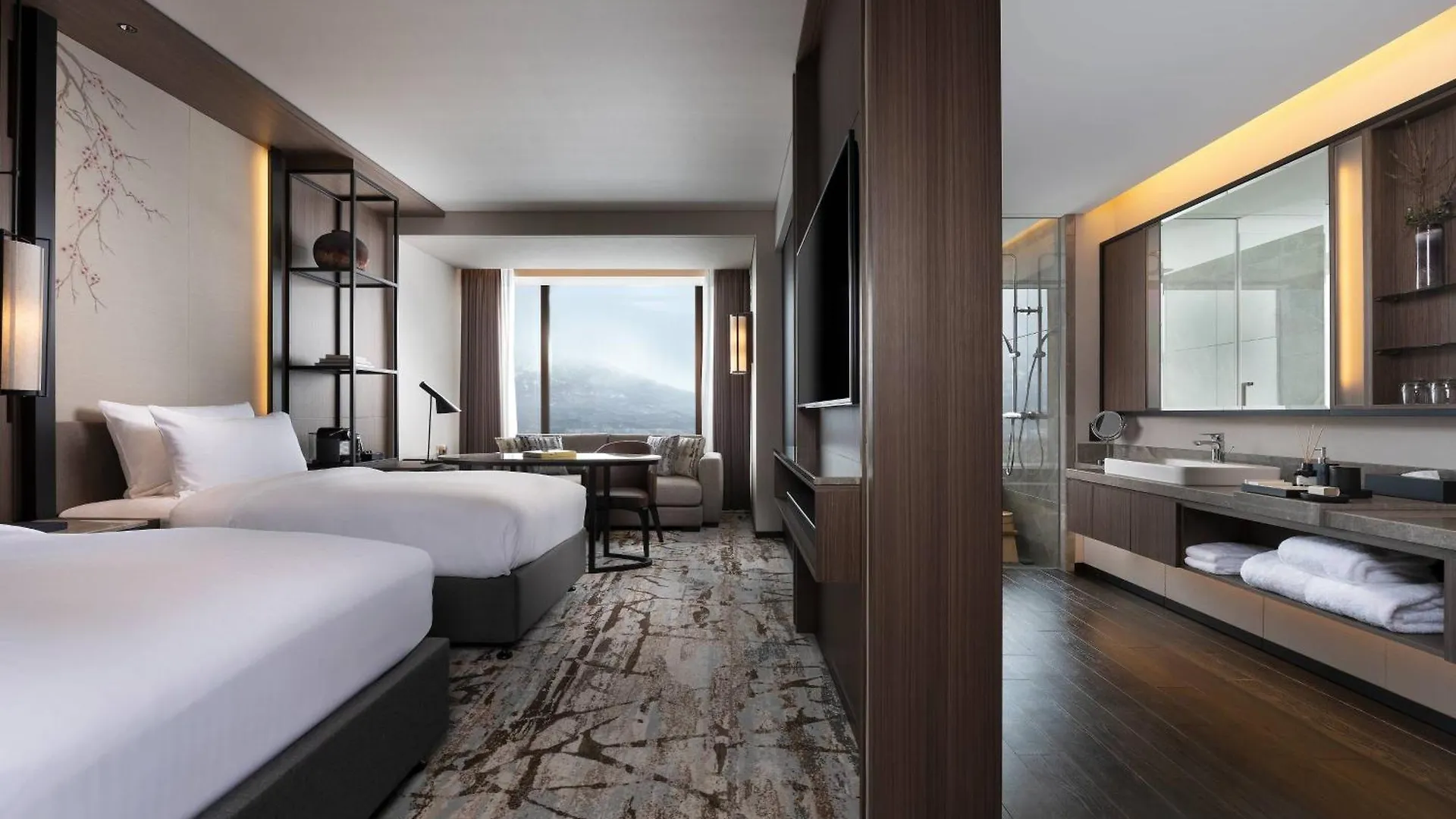 Higashiyama Niseko Village, A Ritz-Carlton Reserve